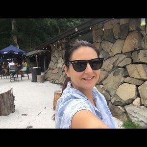 Meet your Posher, Mira